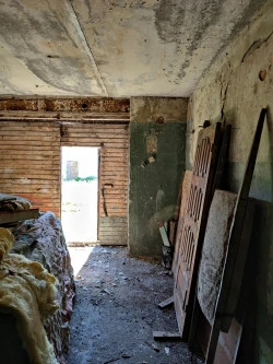 Продажа нежилого помещения площадью 101,2 кв. м, расположенного по адресу: Пензенская область, р-н. Каменский, г. Каменка, ул. Советская, д. 99.